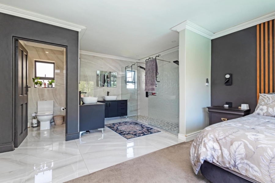 5 Bedroom Property for Sale in Kleinbron Estate Western Cape